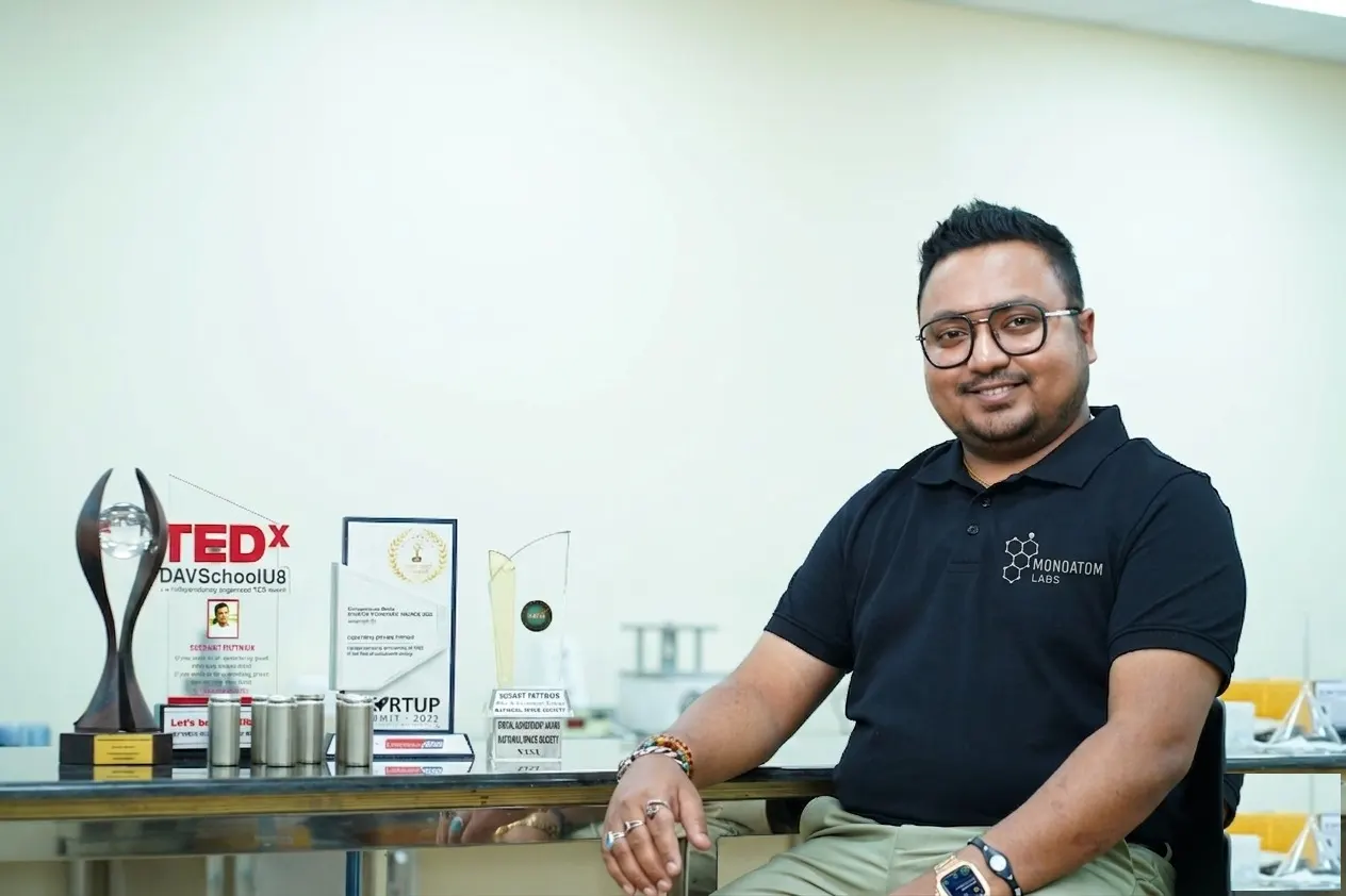 Founder's Desk · Monoatom Labs
